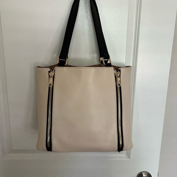 Spartina expanding tote, cream leather, gold hardware. - Picture 2 of 5